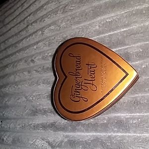 Bronzer ,highlighter